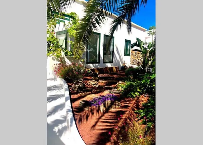 Unique, Stylish & Calm El Estanque By The Sea, Adults Only Feriehus Costa Teguise