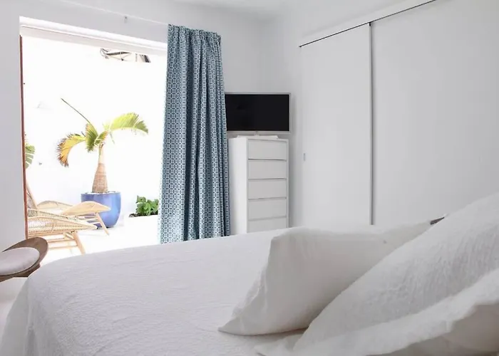 Unique, Stylish & Calm El Estanque By The Sea, Adults Only Feriehus