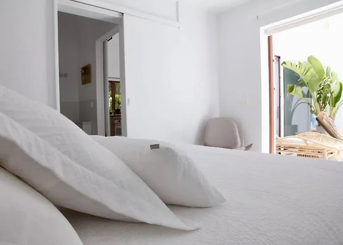 Unique, Stylish & Calm El Estanque By The Sea, Adults Only Feriehus